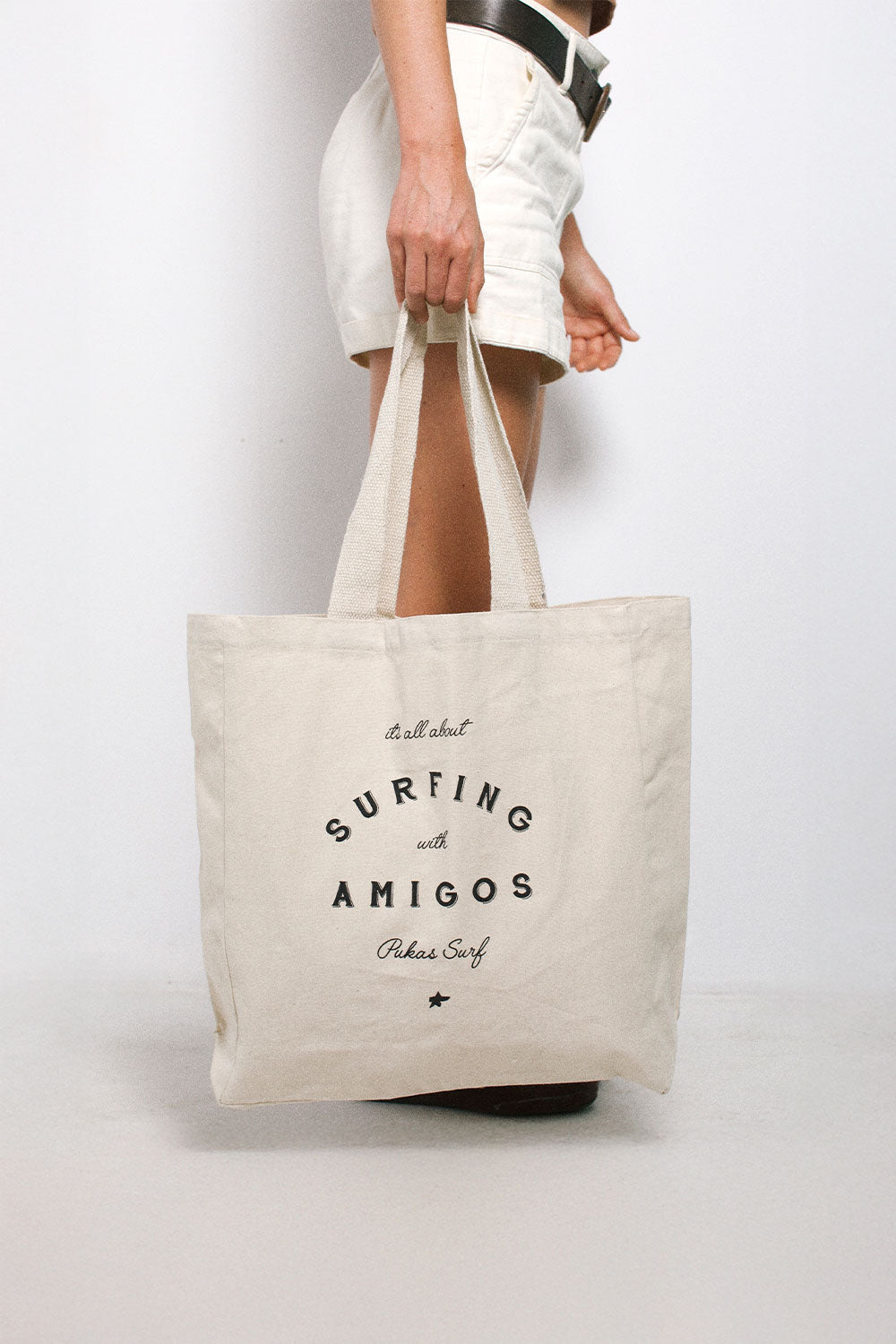 PUKAS SURF SHOP - SURFING WITH AMIGOS TOTE