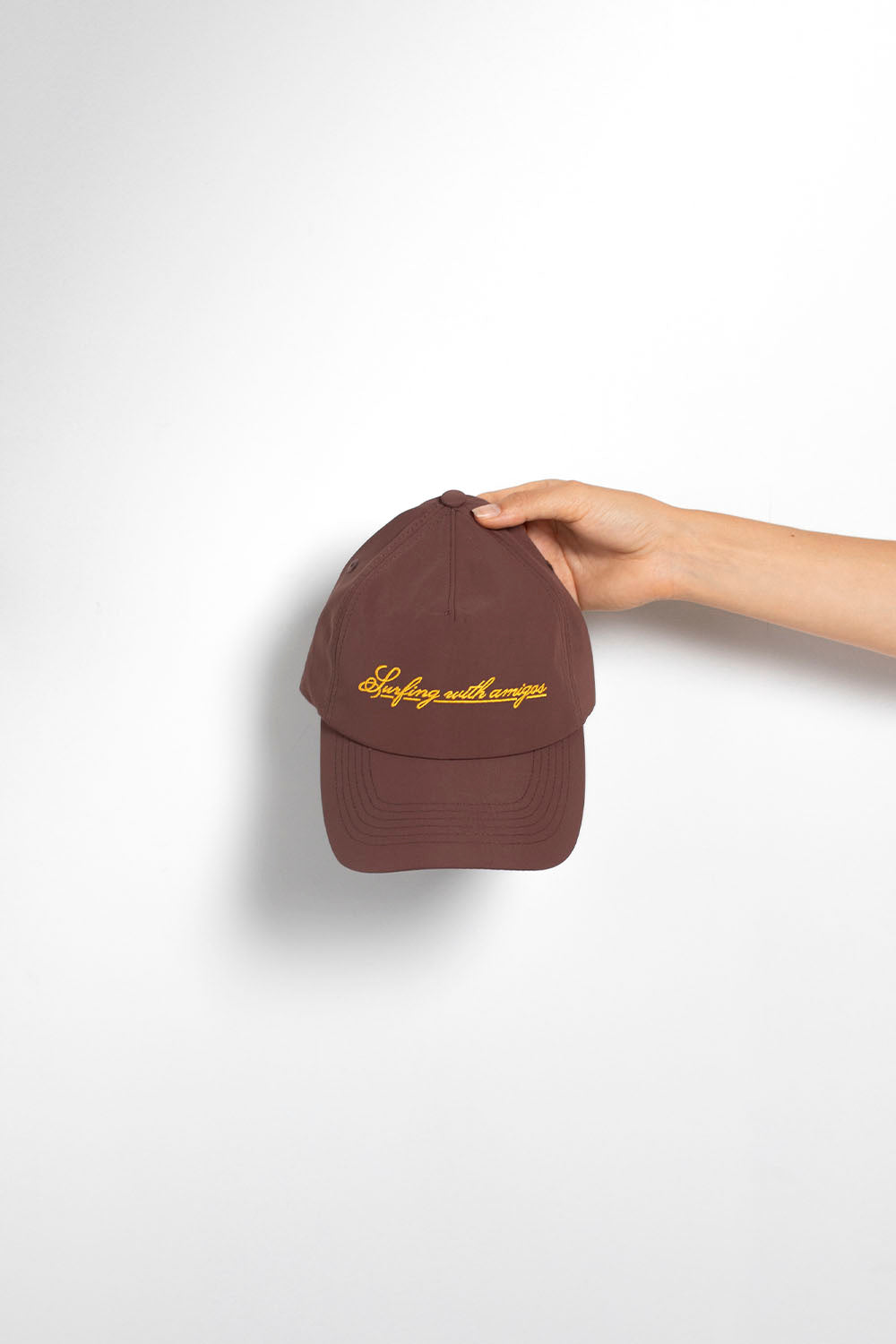 PUKAS SURF SHOP - SURFING WITH AMIGOS CAP - COGNAC