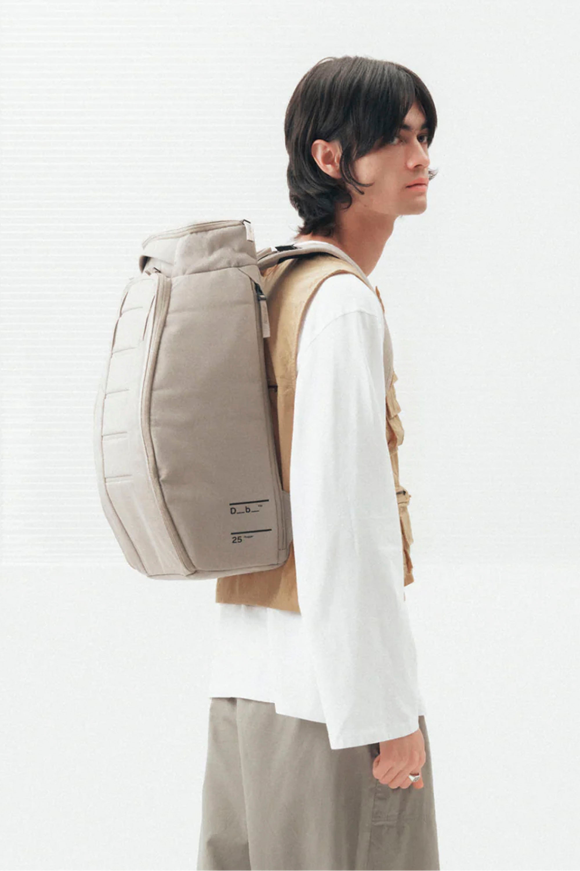 Db - HUGGER BACKPACK - 25L - FOGBOW BEIGE