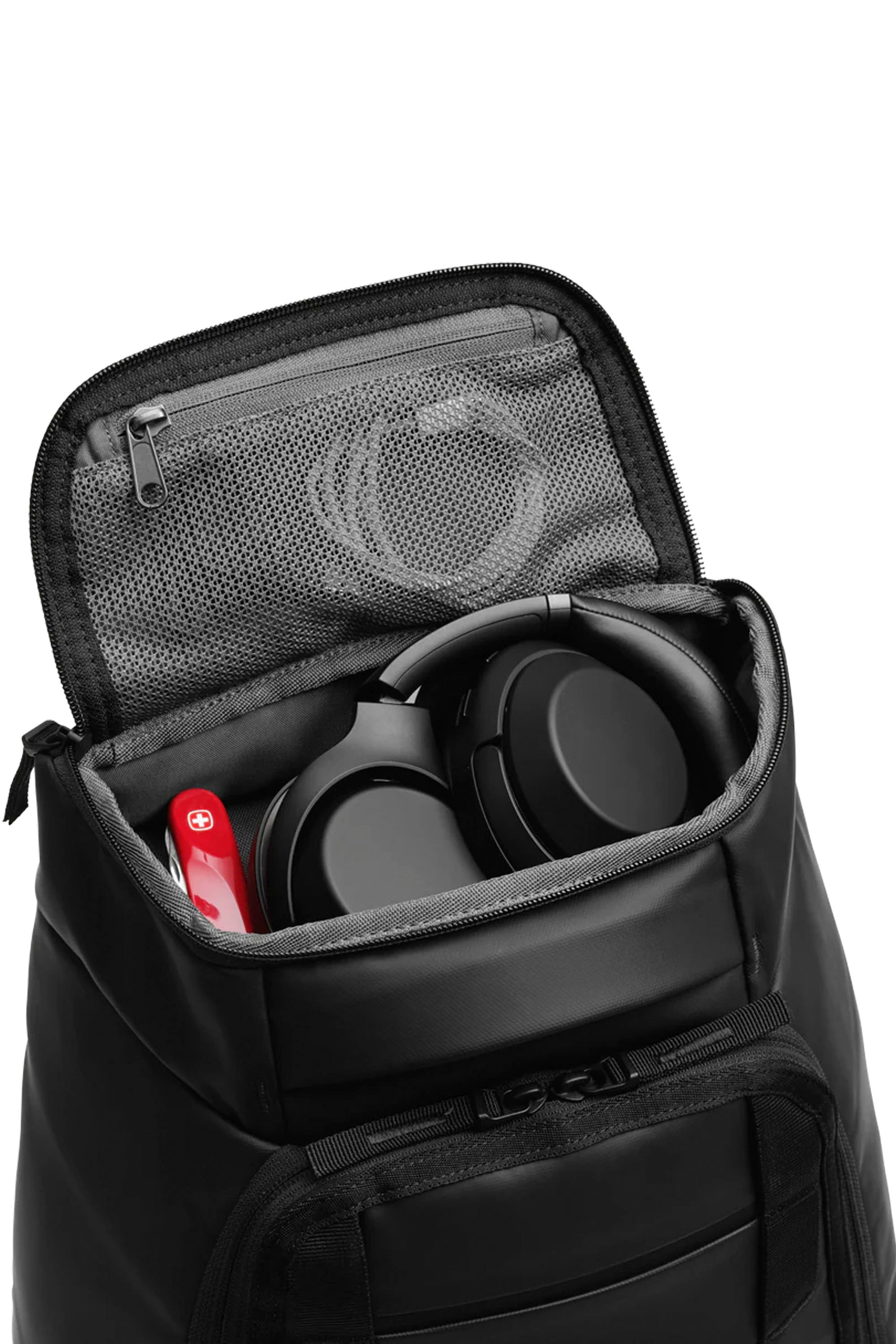 Db - HUGGER BACKPACK - 30L - BLACK OUT