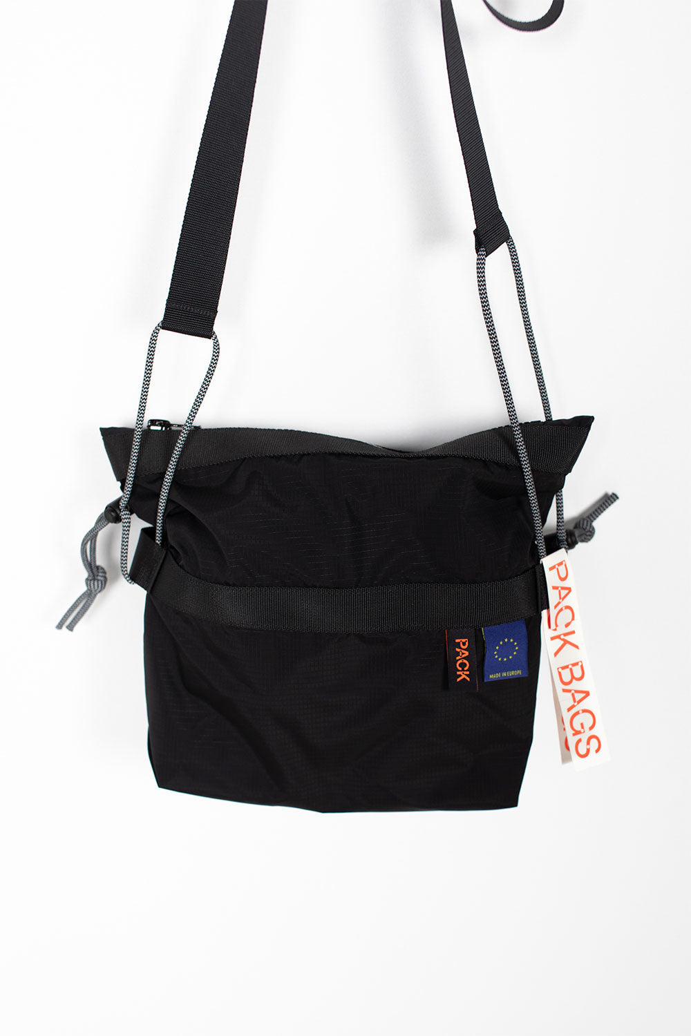 PACK BAGS - SMALL ZIP SLING - CARBON BLACK
