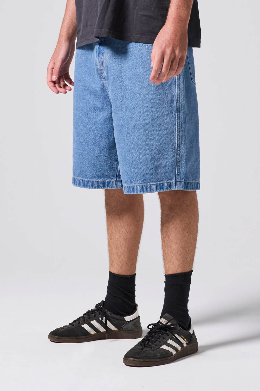 RIVVIA PROJECTS - VV DENIM SHORT - WORN BLUE