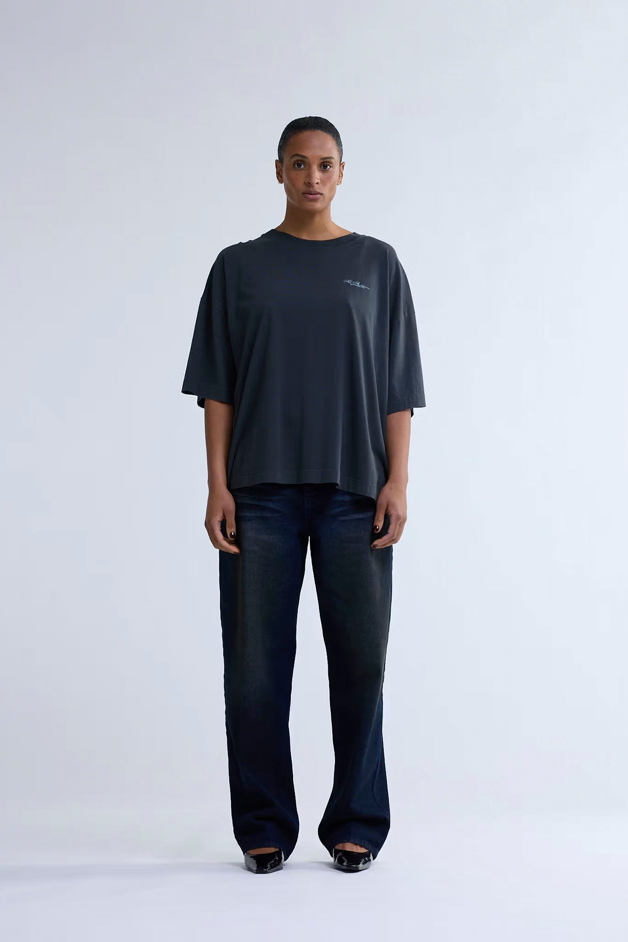 NEW AMSTERDAM SURF ASSOCIATION - BIG LOGO TEE - ANTHRACITE