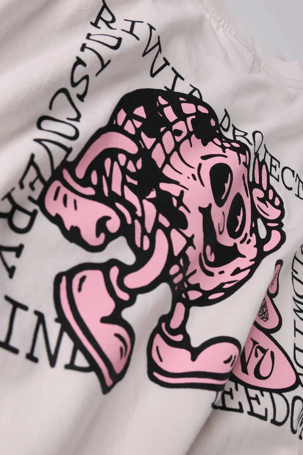 RIVVIA PROJECTS - HAPPY GLOBE T-SHIRT