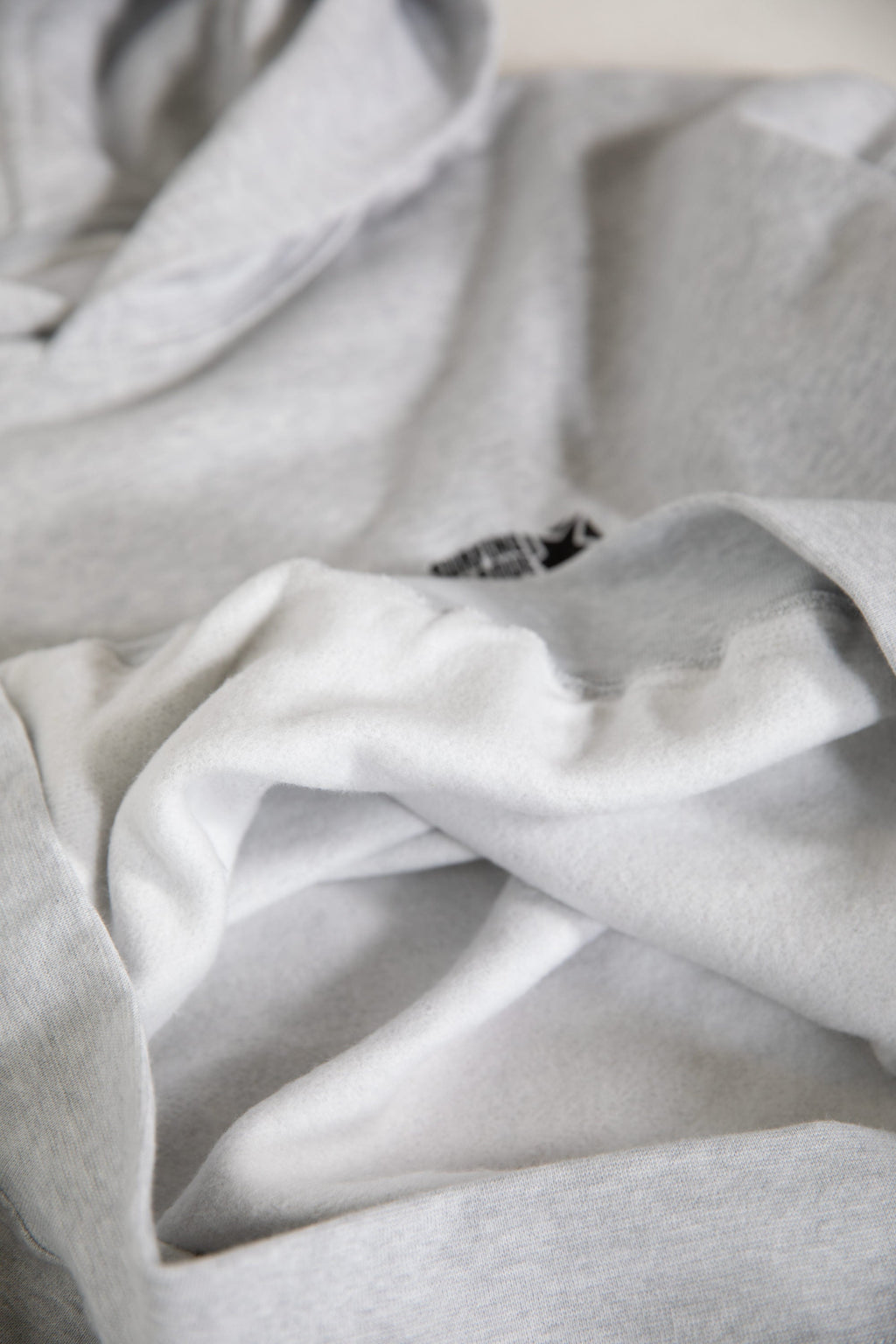 PUKAS SURF SHOP - CLASSIC HOODIE - HEATHER GREY