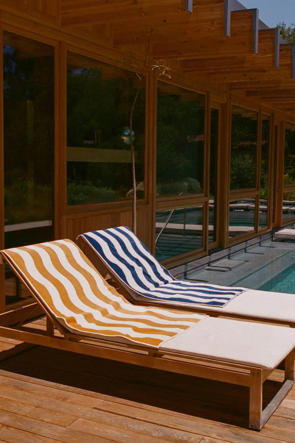 SLOWTIDE - SLOWTIDE STRIPE PREMIUM WOVEN TOWEL - BRUSH