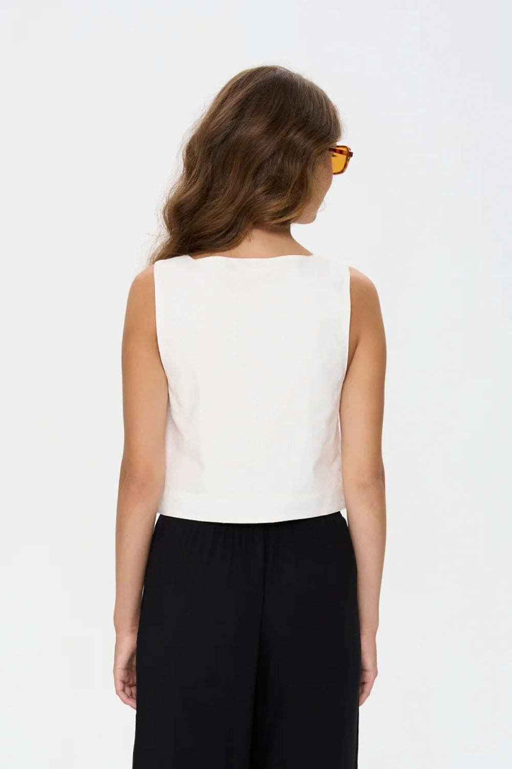 24COLOURS - EMBROIDERED LINEN VEST - WHITE