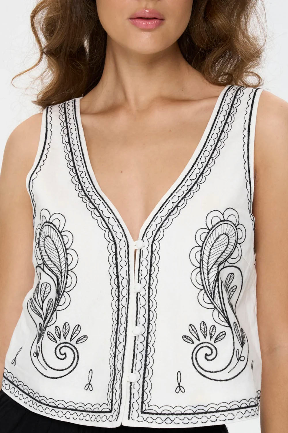 24COLOURS - EMBROIDERED LINEN VEST - WHITE