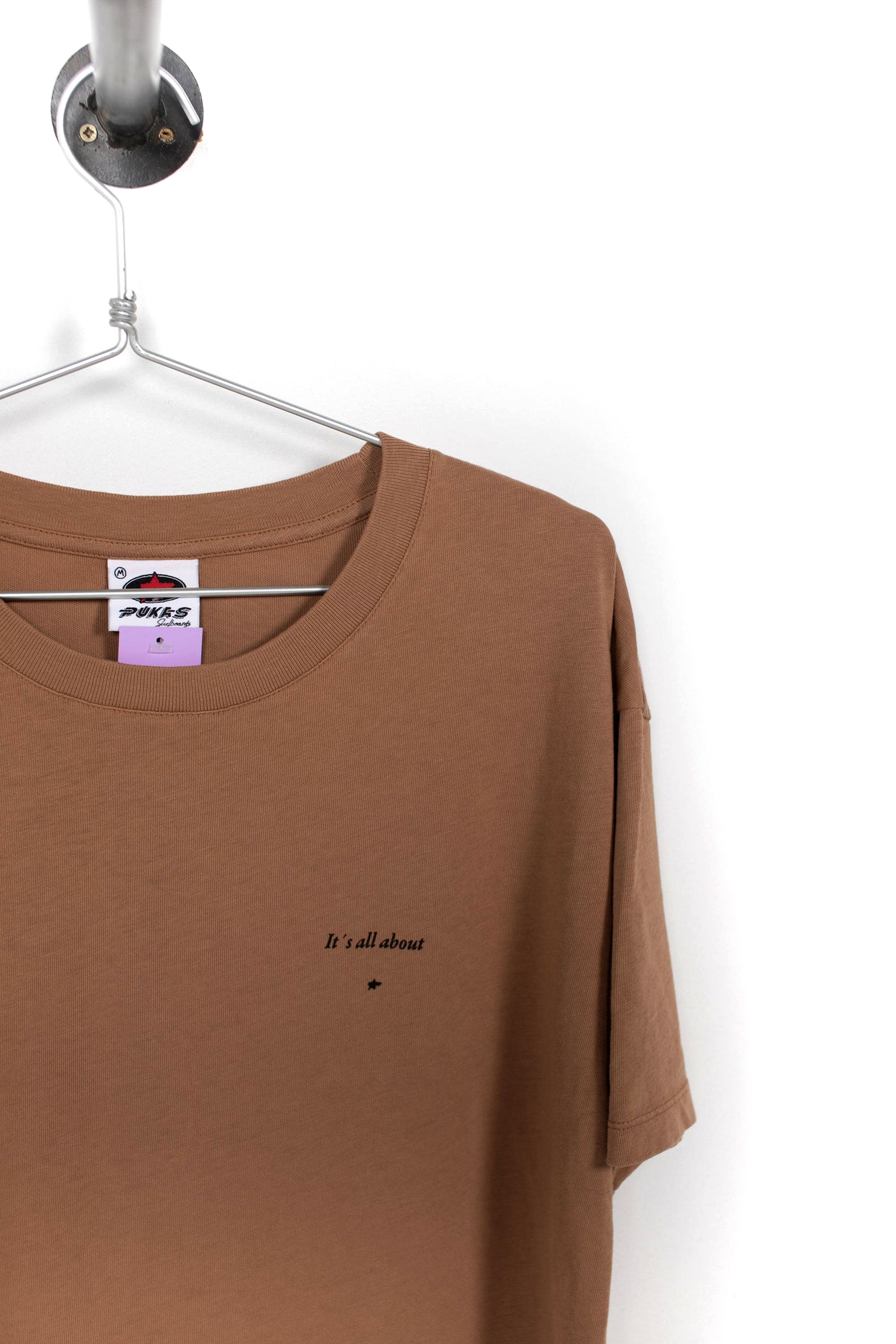 PUKAS SURF SHOP - NEW AMIGAS T-SHIRT