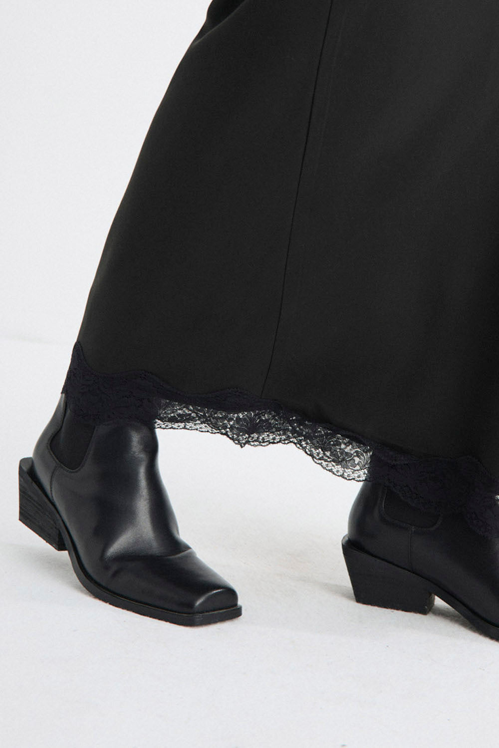 MUS & BOMBON - DIVIN MIDI LACE SKIRT