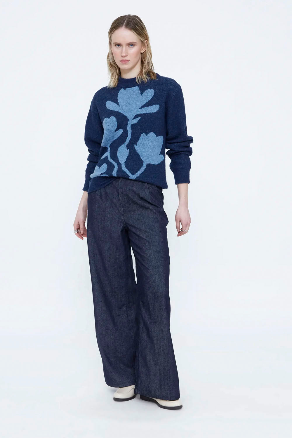 WILD PONY - FLOWERS SWEATER - BLUE
