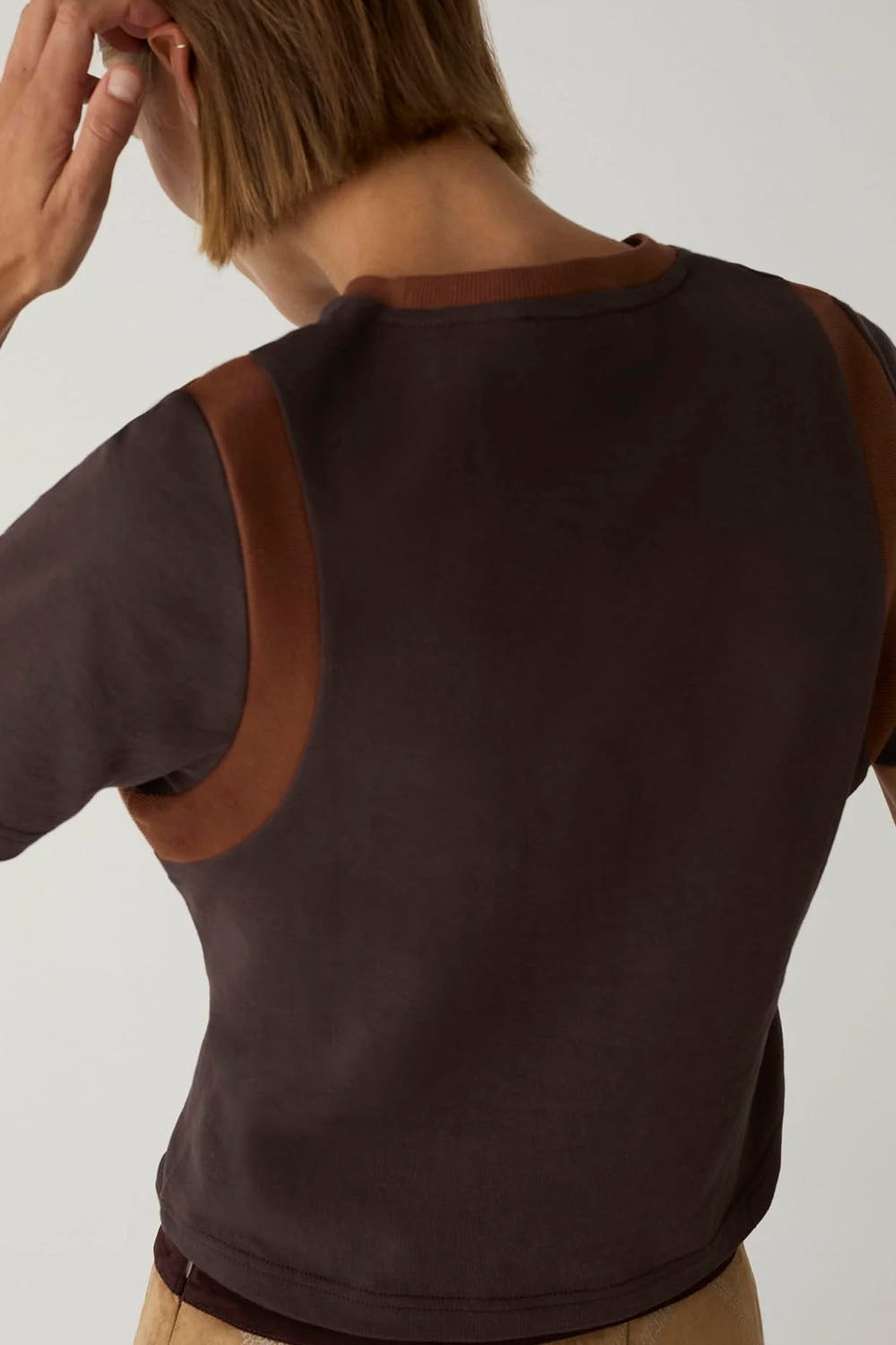 LAAGAM - LUMEA LOGO T-SHIRT - BROWN