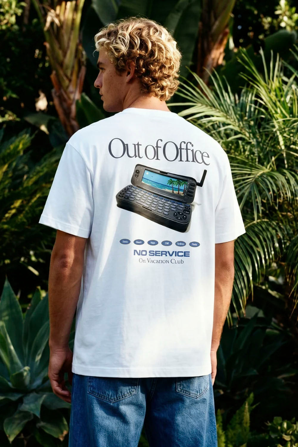 ON VACATION - NO SERVICE T-SHIRT
