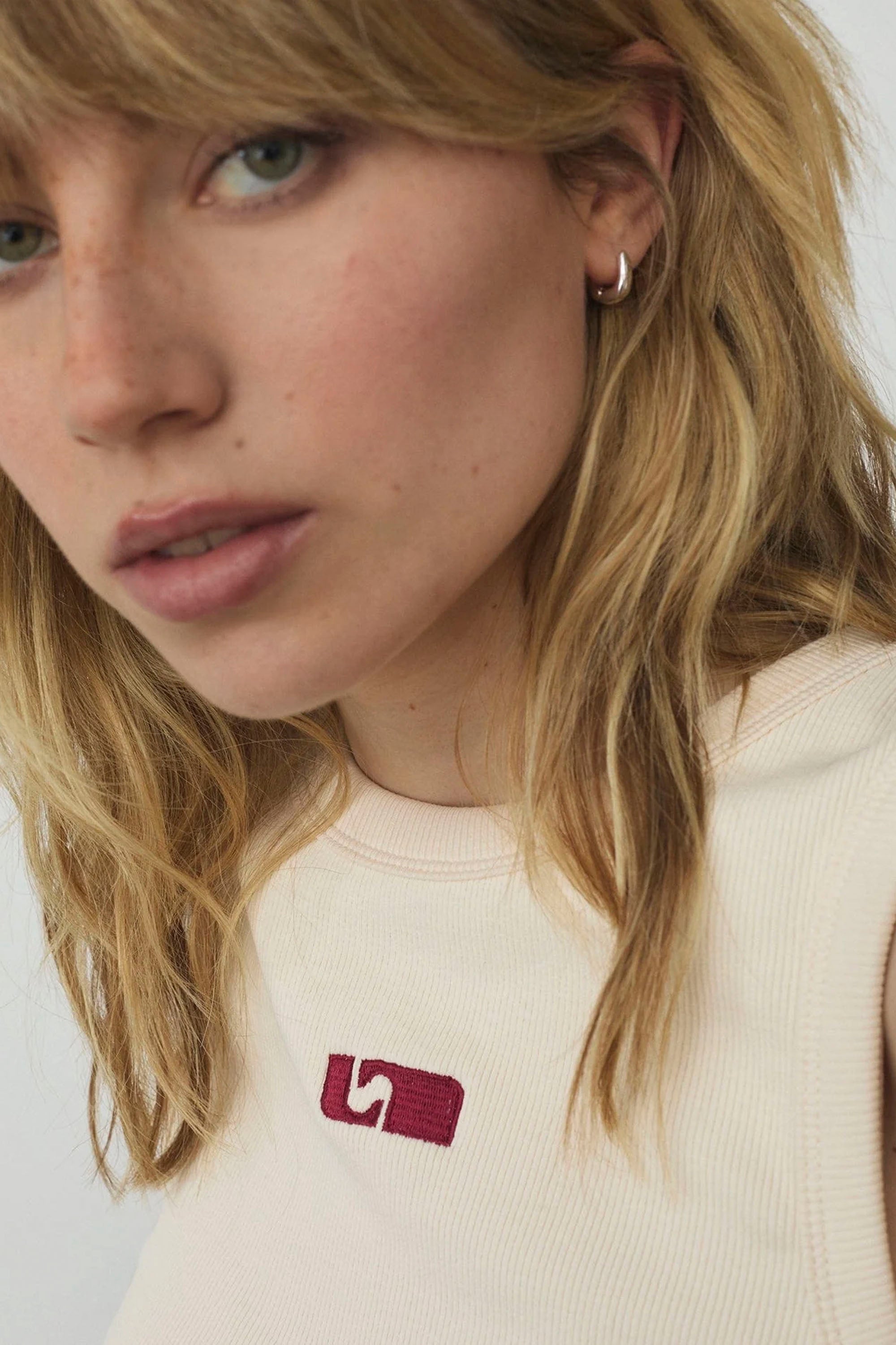 LAAGAM - EMBROIDERED LOGO TANK - ECRU