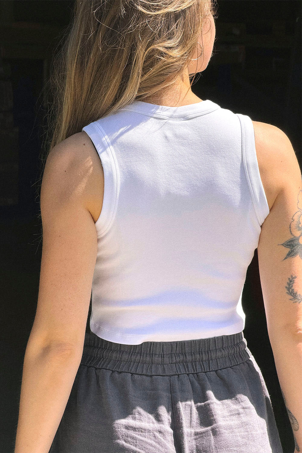 PUKAS SURF SHOP - NO DRAMA TANK TEE - WHITE