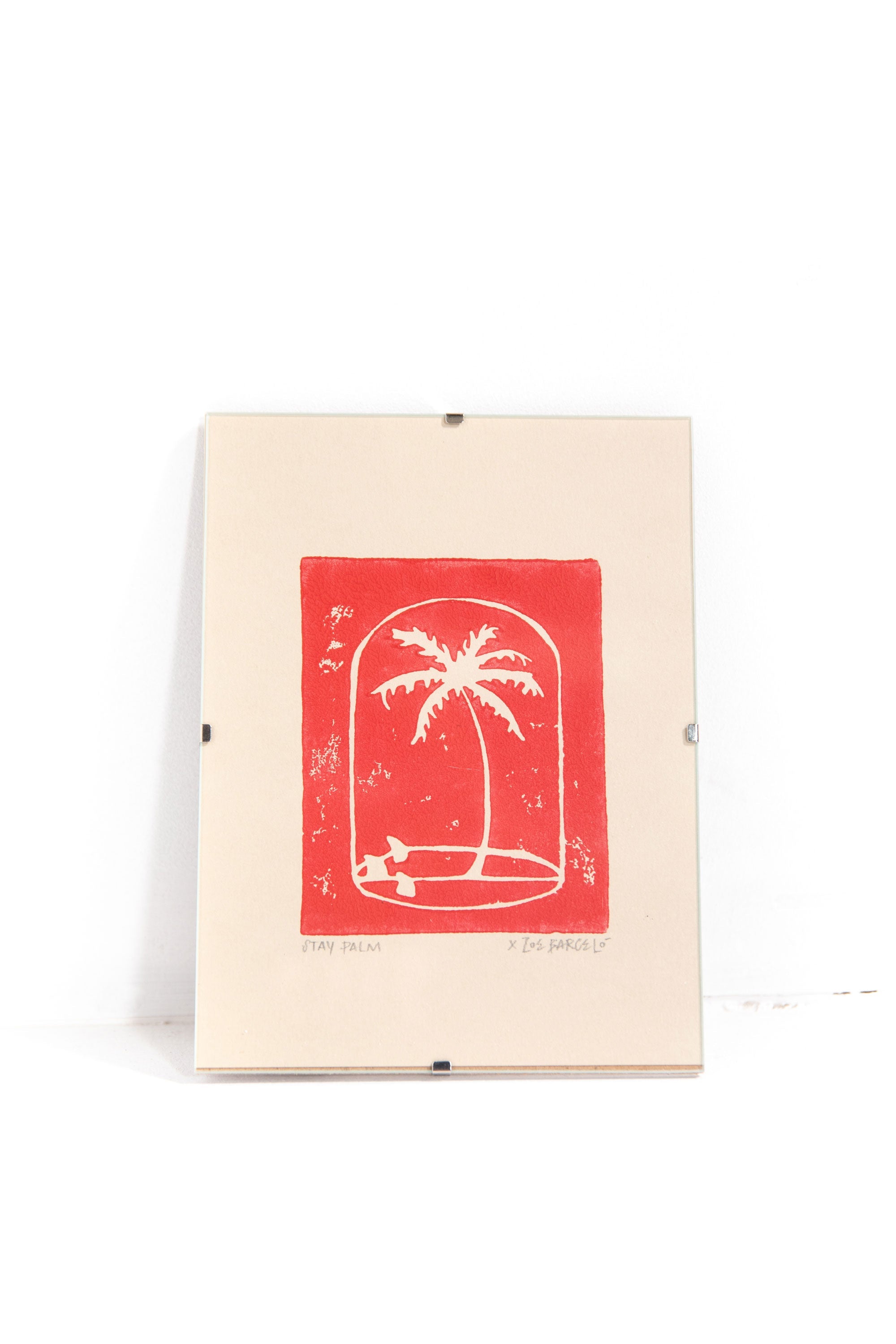 PUKAS X ZOE BARCELO - STAY PALM RED LAMINA PEQUEÑA